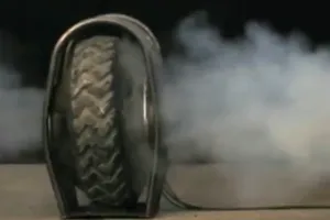 Tử vong do bơm vỏ xe ô tô quá… căng