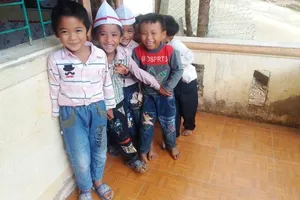 Chùm ảnh: Cô, trò chuẩn bị khai giảng sau lũ dữ