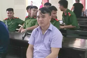 Nguyên thiếu tá công an ra tòa khai 'còn đồng phạm'