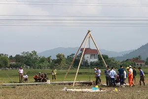 Khởi tố vụ án 4 người tử vong khi dựng cột viễn thông