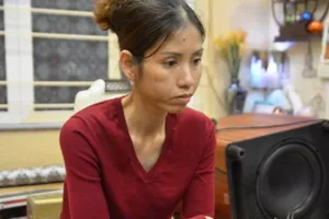 Giữ khẩu súng của chồng để phòng thân và buôn ma túy