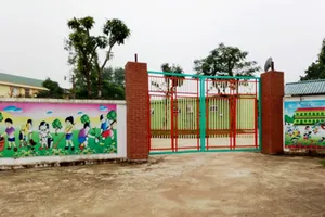 Vụ xây lớp học sai và cô giáo quỳ: Huyện muốn đấu giá tài sản