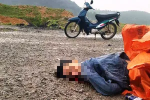 Người đàn ông tử vong bất thường trên đường