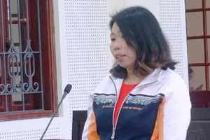 Đeo vàng giả chứng tỏ giàu có để lừa bán bé gái 13 tuổi 