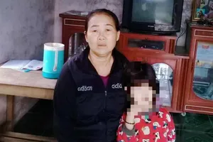 Cưu mang bé 10 tuổi đi lạc, bị đánh vì nghi là bắt cóc