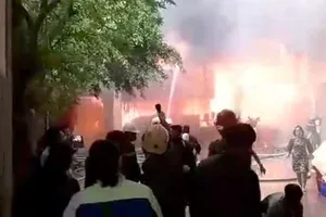 Vụ cháy khách sạn ở Vinh: 1 phụ nữ thiệt mạng vì hoảng loạn 