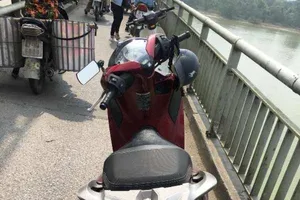 Thanh niên để xe SH trên cầu rồi gieo mình xuống sông Lam
