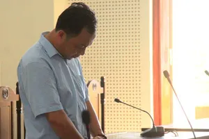 Tòa vừa xử: Xoa bụng, ngực vẫn bị tội dâm ô