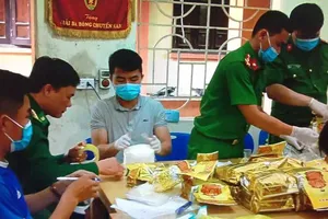 Nóng: Bắt thêm một 'mắt xích' ma túy, thu 100 bao tải và loa