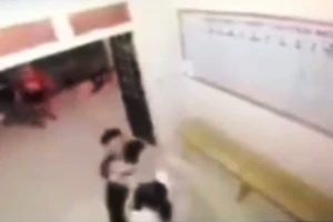 Nhóm người bóp cổ, hành hung nữ điều dưỡng ở bệnh viện