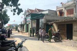 Nữ chuyên viên phòng giáo dục chết trong tư thế treo cổ