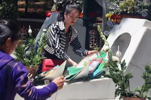 Hà Tĩnh giải thích về lễ thắp hương thờ cúng Liệt sĩ gần 5 tỉ