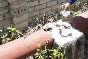 Thiết kế trụ bê tông nhưng thi công bằng sò táp lô