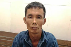 Giả xe ôm chở phụ nữ ra đồng hiếp dâm, cướp điện thoại