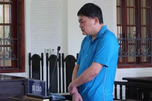 Ôm nợ vì tin cán bộ Sở Nội vụ dỏm đưa tiền chạy việc