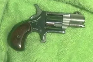 Đi nhậu mang theo súng và cái kết