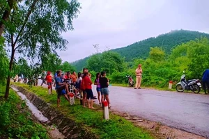 Sau phát hiện xe máy không ai lấy, thấy 1 thi thể đàn ông