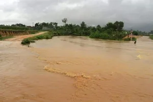 Đi bắt cá mưa lũ, 2 người bị tử vong