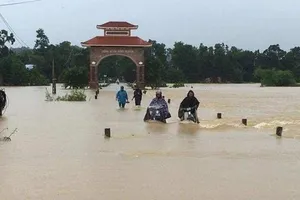  Hơn 350 trường học ở xứ Nghệ chưa thể khai giảng vì mưa lũ