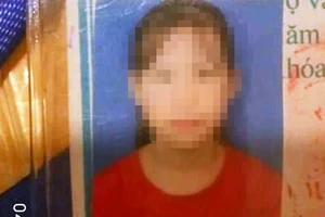 Vụ nữ sinh 11 tuổi chết bí ẩn: Cảnh sát tạm giữ bà nội