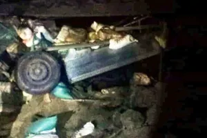 Xe chở lúa lật xuống vực, 1 người tử vong