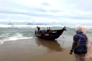 Con trai 15 tuổi tử vong, tìm thấy thi thể người cha trên biển