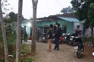 Con phát hiện cha tử vong bất thường trên núi