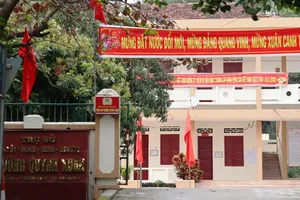 Dân chậm đóng góp, phường tính lãi: Cảnh cáo bí thư, chủ tịch