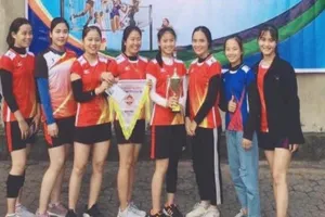 Đang bị cách ly COVID vẫn tham gia giải bóng chuyền nữ