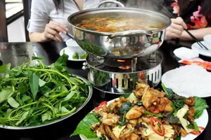 Quán nhậu bị phạt 7,5 triệu vì bán lẩu ếch giữa mùa COVID-19