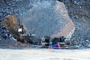 Mỏ đá đang bị tố sai phạm thì xảy ra tai nạn chết người