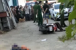 1 phụ nữ đang đi trên đường thì bị một người đàn ông sát hại