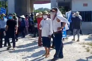 Dân phản đối trại heo gây ô nhiễm, lãnh đạo huyện họp khẩn