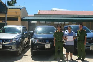 Bắt 1 người Đài Loan trộm 3 ô tô mang biển TP.HCM, Hà Tĩnh