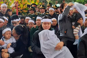 Rưng rưng đưa tiễn liệt sĩ hy sinh ở Rào Trăng 3 về với đất mẹ