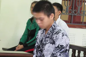 Thiếu niên bắt, trói bé 5 tuổi lãnh 15 năm tù