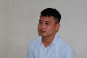 Gây thương tích cho cha sau khi uống rượu ở đám ma 