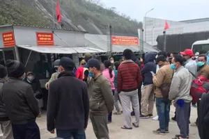 Hàng ngàn người ở Lào, Thái Lan về quê sớm để kịp đón Tết 2021