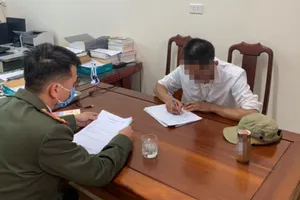 Phạt 3 người đốt pháo ngày Tết bị camera ghi lại