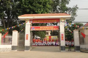 Thầy giáo bị kỷ luật: 'Tôi không tát học sinh 15 cái'