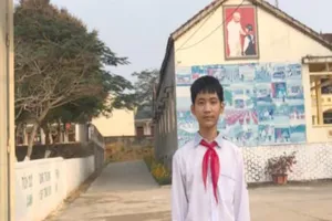 Nhặt được bọc tiền, nam sinh lớp 8 trả lại cho người đánh rơi