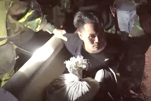 Liều lĩnh đi 'ship' cả bao tải thuốc lắc, heroin thì bị bắt 