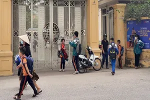 Vụ 9 học sinh đau bụng, nôn: Không phải do uống nước miễn phí