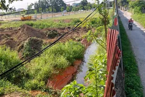 Công nhân choáng, xỉu: Kiểm tra tồn dư hóa chất ở khu đô thị 