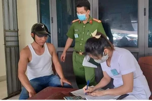 Nghệ An, Hà Tĩnh: Nhiều người bị phạt vì không đeo khẩu trang