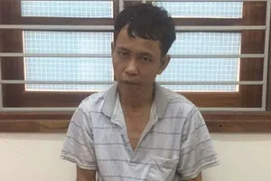 Bắt người ôm 1.000 viên ma túy đòi bắn cả công an