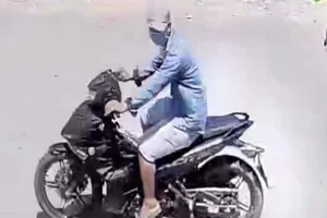 Công an treo thưởng 5 triệu để tìm kẻ giả công an đi cướp 