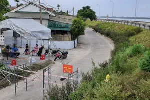 Nghệ An phát hiện 2 phụ nữ bán rau dương tính với SARS-CoV-2