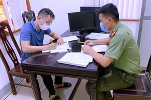 Tài xế cố tình vượt chốt phòng dịch COVID-19, bị phạt 2 triệu đồng 