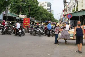 Người phụ nữ từng đến chợ đầu mối TP Vinh dương tính COVID-19